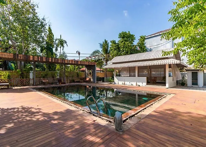 Luxury 5br Tropical With Private Pool *